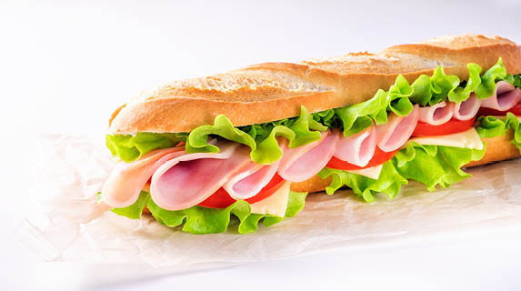 Transparante zak met belegd stokbrood