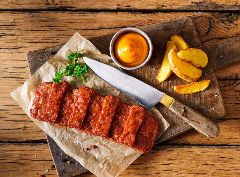 Mexicano met aardappelpartjes en saus