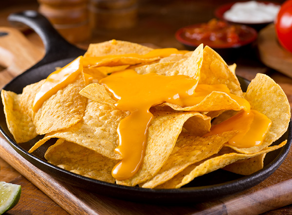 Sfeerbeeld nachos met kaassaus