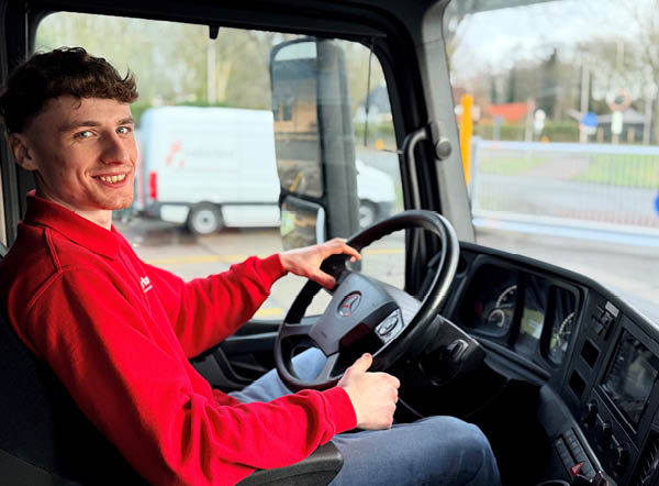 Vrachtwagenchauffeur Dave achter het stuur