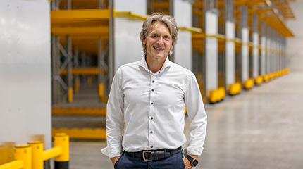 John van den Berg, Directeur Operations, in distributiecentrum Waddinxveen
