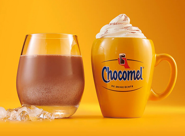 Koude Chocomel en warme Chocomel met slagroom