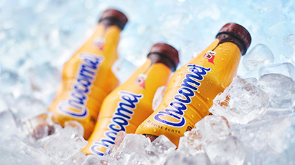 Chocomel flesjes in ijs